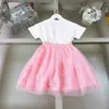 Marke Baby Tracksuits Girls Kleid Kids Designer Kleidung Größe 90-150 cm Pink Sticked Logo T-Shirt und rosa Spitze Rock 24APRIL