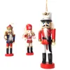 God juldekorationer Kids Nutcracker Soldier Doll 12cm trähängen Nyårspersoner för Navidad Xmas Tree