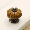 Adorabile piccolo armadio in ceramica di zucca rotonda manopole con viti, manico dell'armadio per armadio per armadio vintage per porte