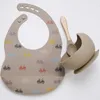 Cuillère en silicone colorée avec poignée en bois vendant un bol de suceur de bébé étanche à deux dossiers de bébé imprimer la serviette de salive.240409