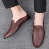 Chaussures décontractées Man Marque Summer Fashion Social Half Shoe Male Male Breatte confortable Backless Loafer Slippers Talon plat