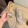 2024 Nouvelle promenade d'été Moccasin Femmes Piana Loafer Designers Casual Shoe Men Flat Loro Charms LOB VIEUX VOLIER VOL