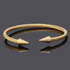 Bangle Luxury Arrow rostfritt stål man manschett armband kvinnor smycken alla hjärtans dag gåva 24411