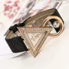 Avanadores de pulso 5pcs Set Watch for Women Watches 2024 VENDENDO A MODA VERSATILE MULHERM FENHERIOR TRIANGLE REHING REME