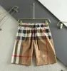 20234Designer Heren Summer Shorts Straight Ultra-Thin Style Losse ijs Silk Plaid groot formaat strand nikkelbroek om buiten M3XL te dragen