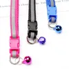 Hundekragen 1PC Bunte Haustier Halskette glänzende reflektierende Sicherheitsschnallenkragen mit Glockenkätzchen Welpengeschenk