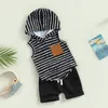 Ensembles de vêtements pour enfants Boy Summer Summer T-shirt à capuche sans manches à manches rayées avec poche de poitrine et ensemble court décontracté