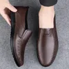 Casual schoenen merk mannen loafers koe echte lederen mocassins ademende slip op boot Italiaanse heren