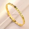 Bransoletka Bangle Roman Numerals dla kobiet Akcesoria biżuterii ze stali nierdzewnej luksusowa bransoletka moda 240411