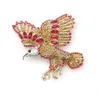 10pcs / lot homme bijoux de bijoux Eagle Pins de forme pour combinaisons Gold Tone Crystal Animal Broches Brooches