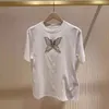Dames T-shirts Niche Design Exquisite woon-werkverkeer losse T-shirt met holle vlinderstoppen