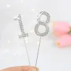 1pc Glitter Rhinestone Numero Torta Topper Gold Silver 0-9 Digital Legato Topper Ceso di compleanno Topper Cesto DEIDER DOACH DOACH