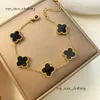 Elegant Mother-of-pearl Bracelets for Women and Men High Quality Gold Plated Classic Fashion Charm Bracelet Four-leaf Clover Designer Jewelry 216 382
