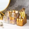 Nouvelle boîte de rangement cosmétique en acrylique en couches en couches de maquillage de bureau d'organisateur de bureau 5 grille de rouge à lèvres parfum de qualité supérieure