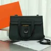 Halzan Handtaschen Leder Crossbody Bags Customisierte europäische und amerikanische Retro -Satteltaschen 2024 Neue echte Leder -Damenbeutel für das Pendeln gegen Logo Hb1q