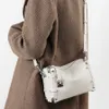 Layer Head Cowhide Dames Tas 2024 Rivet Leather Handtas Lazy Style One Shoulder Crossbody