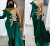 Arabisch Aso Ebi Meerjungfrau Prom Kleider Jäger grün Gold Applized Spitze Perlenhals Hals Langarmes Abendkleider Schnecken Zug