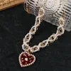 Chaînes Gift Knit Ins Style Heart Clavicule Chaîne de perle Collier Weave Choker