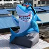 Custom 8mh (26 pieds) avec un ventilateur gonflable Shark gonflable assis sur le modèle de requin gonflable en pierre pour la publicité ou le divertissement