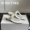 Slyckor handgjorda retro riktiga läder rensar kattunge häl kvinna mules skor kvinnor strand flip-flops bälte buckle utomhus