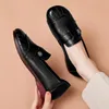 Casual Shoes Spring och Autumn Moms True Sime Soft Leather Sole Single Bekväm platt bottenko Middle äldre icke -slip