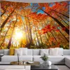 Autumn Forest Landscape Tapestry Red Aube Foglie in acero Muro Camera da letto sospeso soggiorno Decorazione per la casa R0411