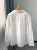 女性用ブラウス2024春と夏の大きなポケットスーツカラーホワイトルーズロングスリーブ女性シャツ