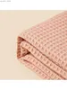 Couvertures émouvantes Waffle Baby Couverture personnalisée Super Soft New-Born Coton Litteur en tricot Couverture Cadeau Musline Y240411