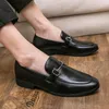 أحذية غير رسمية Tenis Maschulino Men مريحة مسطحة من الجلد في الهواء الطلق غير القابل للتنفس moccasins أحذية رياضية القوارب