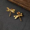 Brincos de garanhão minúsculo libélula fofa para mulheres garotas casuais jóias de jóias de animais ouvido de insetos