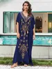 Robes décontractées de base Sexy Deep V Neck broderie imprimé Plus taille de plage Wear Wear Long Kaftan Robe grande taille à lacets tuniques Femmes Maxi Robes Q1599 L49