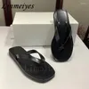 Slifor Flip Flip Donne estive Donne vere vele vetrine Vino nero Muli rossi Scarpe da spiaggia per le vacanze Donna piatta