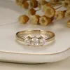 CXSJeremy sólido 14k Amarelo de ouro 3 pedras de moissanite anéis de noivado para mulheres promessa aliança de casamento Jóias de noiva combinando