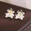 Stud -oorbellen mode verzilverde vijf kersenbloesems bloemen