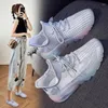 Scarpe per il fitness 2024 Donne Snekers Summer White Basket Femme Super Light Vulcanizzato Female Cash Shoe