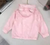 Classics Kids Coat Lovely Pink Baby Vestes Kids Designer Vêtements Taille 100-150 cm Gradient Full Imprimé Boys filles Vêtements d'extérieur 24april