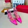 Geklonken rockdame dames schoenen High Nieuwe hiel Valenstino studs boog slingback avondpomp lederen sandalen vbuckle rechte riem vierkante damesschoenen dunne nek1