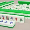 Gorący zestaw mahjong 39 40 42 mm zielony biały akrylowy gospodarstwo domowe Ręcznie wyposażone w płytki Mahjong Znakomite drewniane pudełko 144pcs Mahjong Game MJ11