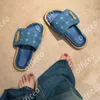 Slippers Designer Slides Women Platform Sandalen klassiek merk Summer Beach Outdoor Scuffs Casual schoenen Denim Emboste zachte platte slipperschoen 35-43 Kwaliteit met doos