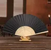 Figurine decorative 1pc stoffa di seta vintage ventiloni pieghevoli cinesi ventilatori in legno in bambù calligrafia dipinto decorazioni ornamenti da ballo fan