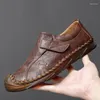 Scarpe casual in pelle uomini fatti morbidi fatti a mano a mano Mococcase sneakers di grande dimensione 47 di grandi dimensioni 47