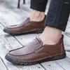 Chaussures décontractées Chandeurs d'affaires en cuir en cuir authentiques Fashion Men de rétro Men de fête Forme Mocasins