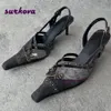 Pompalar Slingback y2k kare denim ayak parmağı stiletto topuklu kadın sandaletleri retro zincir yaz kadın zarif parti ayakkabıları 240410