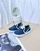 Classics Kids Tolevas Chaussures Designer Baby Sneakers Taille 26-35 Box Protection Logo Print Print Boys Casual Chaussures 24MA