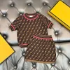 Najnowsza ubrania dla dzieci dziewczyna f designerska spódnica i koszulka o nokrecie Zestaw ubrania dla dzieci dziecięce odzież sportowa Pełna letnia odzież dla dzieci Top T-shirt i spódnica