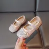 Sneakers Girls Crystal Princess Shoes 2023 Autumn New Soft Sole Matching Dress Single Little Middle and Big Childrens Leather H240411