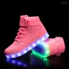 Buty swobodne 2024 Dzieci świecące trampki Dziewczyna Luminous dla chłopców dziewczynki LED KOLEKCYJNE SOLE SOLE LIGELOWE MĘŻCZYZN USB ŁADOWANIE