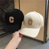 Hardtop C-litera trójwymiarowa koreańska haft haftowa wysokiej klasy kapelusz baseballowy dla mężczyzn i kobiet z dużymi głębokimi czapkami z głową, nowy trend