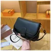 High Beauty 2024 Luce Luxury Classic Women's Swok Popular su Internet, Sago Stick a ascargia dello stesso stile Borsa a bastone alla moda 88% Factory Direct