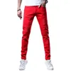 الجينز للرجال الجملة 2024 الأزياء الكورية عرضة عرضية الرجال نحيفة ملابس حمراء للملابس المراهقين قلم رصاص السراويل الكلاسيكية